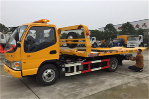 鹤城哪里有拖车服务