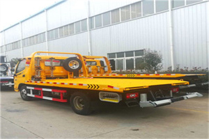 鹤城附近拖车救援搭电